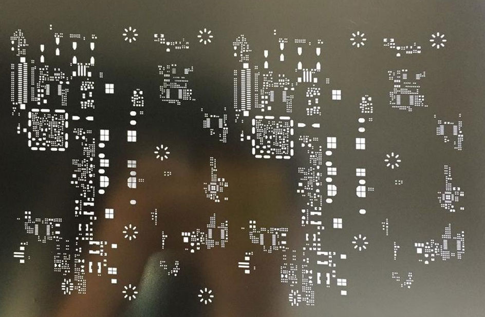 SMT贴片加工的钢网是怎么进行底部擦洗的？